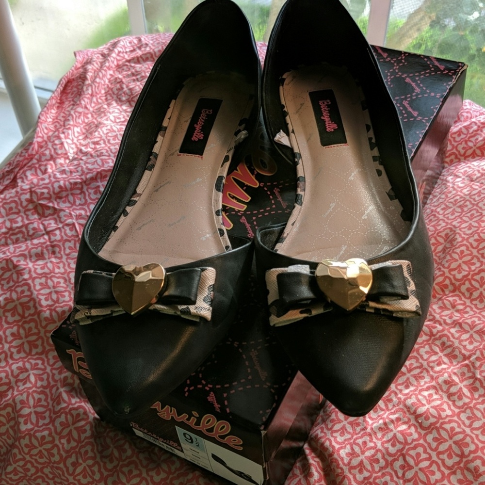 Betsey johnson flats